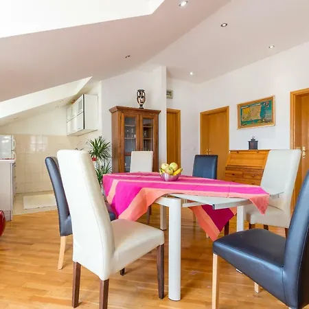 Majestic Lookout - Rixi Dubrownik