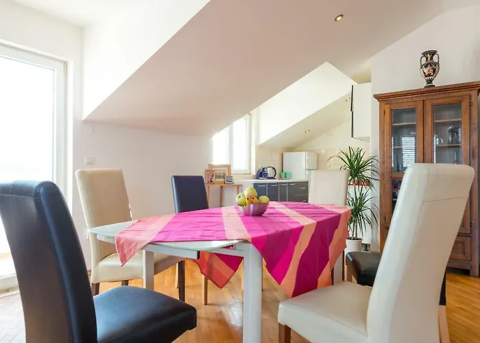 Majestic Lookout - Rixi Апартаменты *