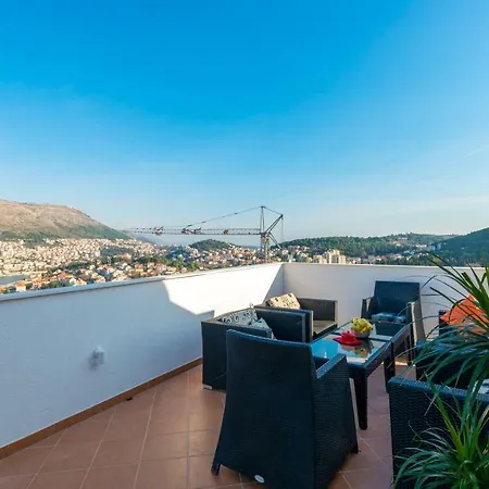 Majestic Lookout - Rixi Apartmán *