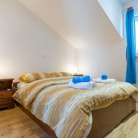 Majestic Lookout - Rixi Apartmán *